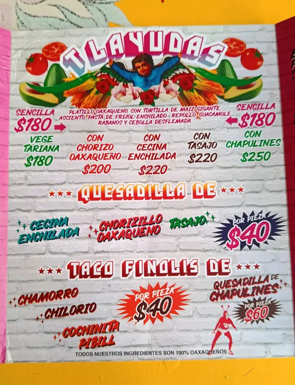 Página central: tlayudas desde $180, quesadillas de cecina, chorizo o tasajo $40, tacos finolis $40 y quesadilla de chapulines $60. Detalle en la carta en texto.