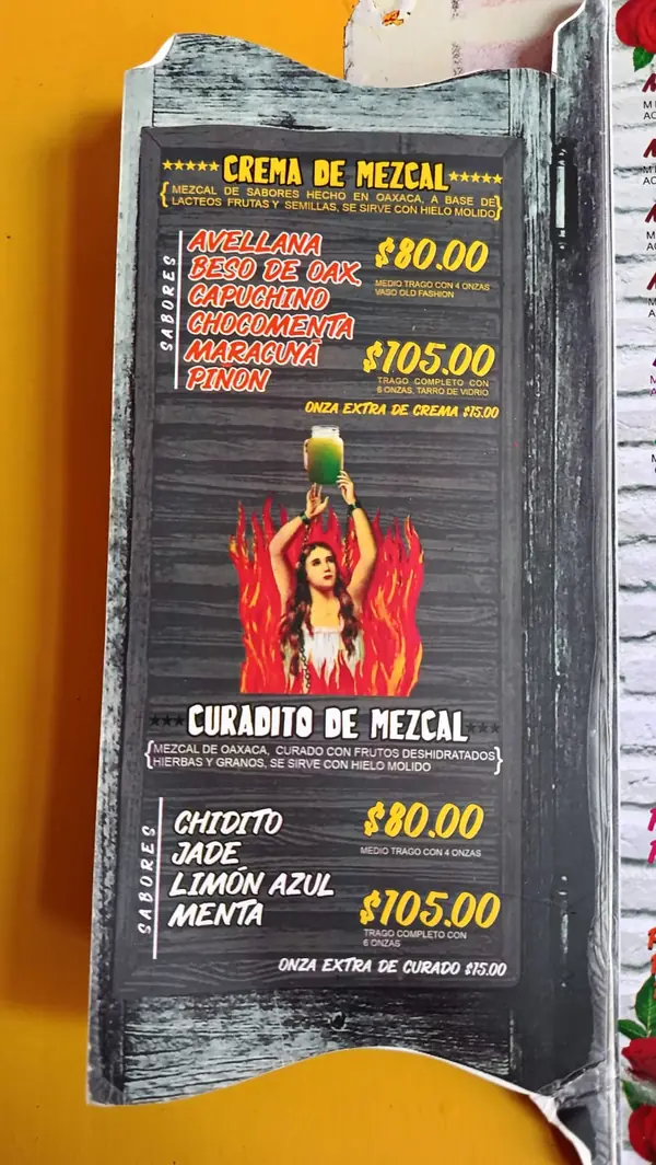 Panel de cremas de mezcal y curaditos: medio trago $80, trago completo $105, onza extra $15. Detalle en la carta en texto.